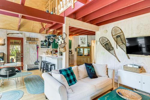 Crosby House | Riverside Retreat in Crosby: Pet Friendly!