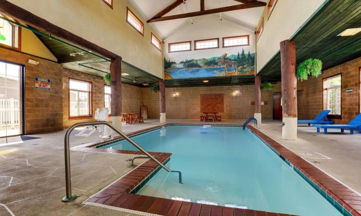 Galena Hotel | Riverside Stays! Rustic Charm Meets Modern Comfort in Scenic Galena