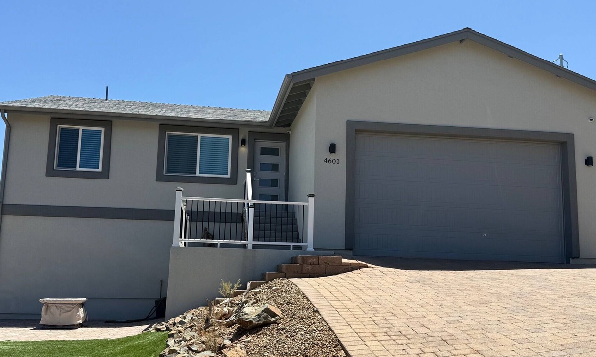 Prescott House | Rockin' Robin