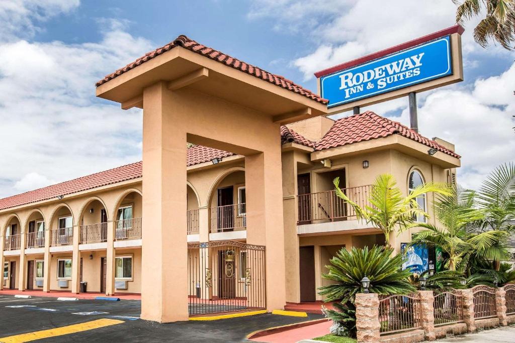 Bellflower Hotel | Rodeway Inn & Suites Bellflower