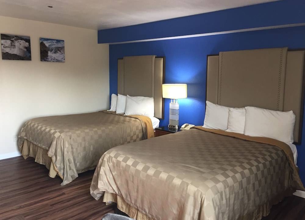 West Park Community Hotel | Rodeway Inn and Suites Bakersfield