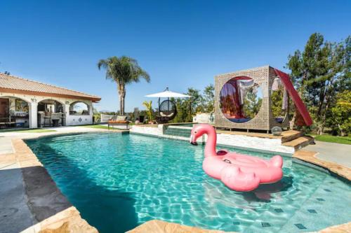 Temecula House | Romantic Villa in Pool Oasis Walk to Wineries