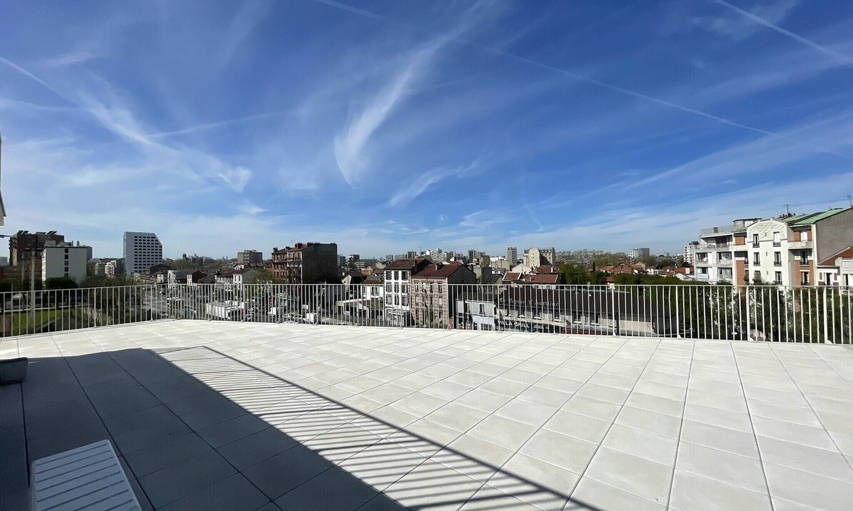 Bobigny Apartment | Rooftop of 100m² at the gates of Paris with parking - civil lease