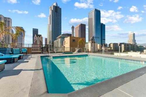 Historic Core House | Rooftop Pool & City Views! Long-Term Dtwn LA Stay