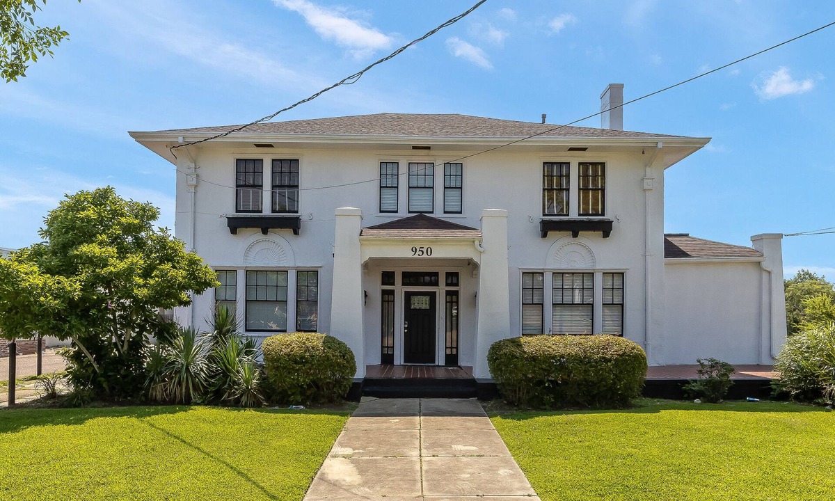 Downtown Jackson House | Royal Resort