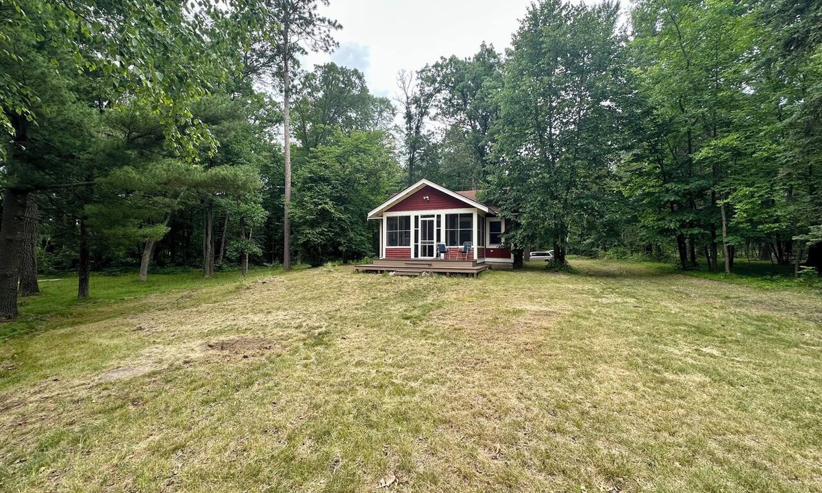 Breezy Point Cottage | Rustic 2-bedroom lakeside cottage near Nisswa