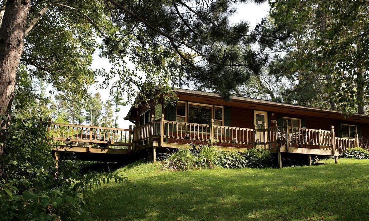 Tomah Cabin | Rustic Family Cabin Rental with a Fire Pit near Wisconsin Dells