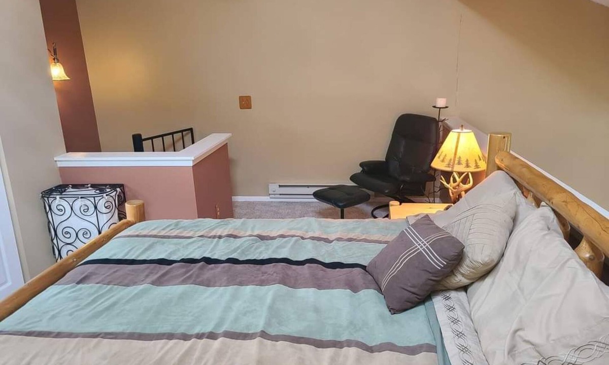 Lyndon Station Condo | Rustic Wisconsin Dells Condo