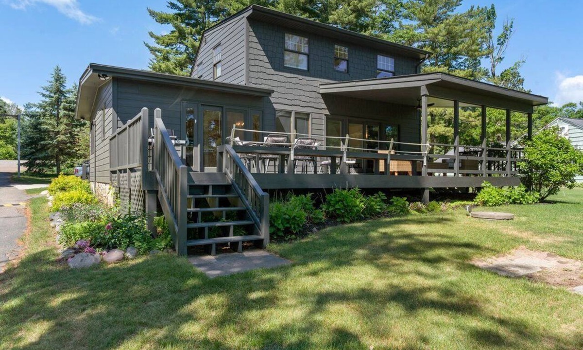 Emily Resort | Ruth's Cabin at Half Moon Resort