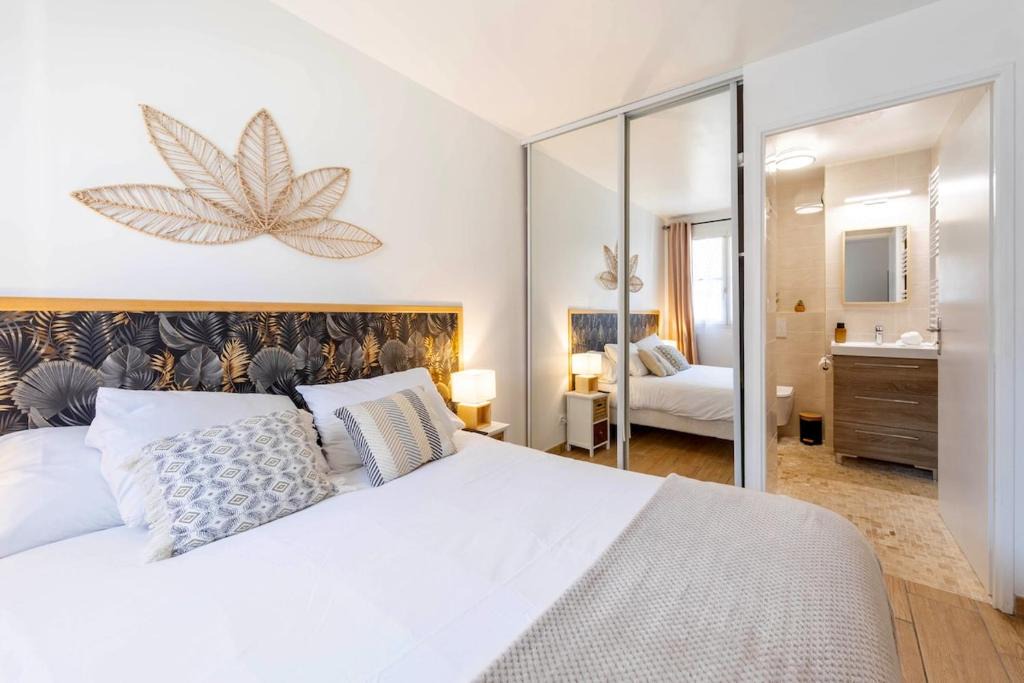 Bailly-Romainvilliers Apartment | Séjour magique à 10 min de Disneyland- Appartement cosy avec terrasse & parking privé