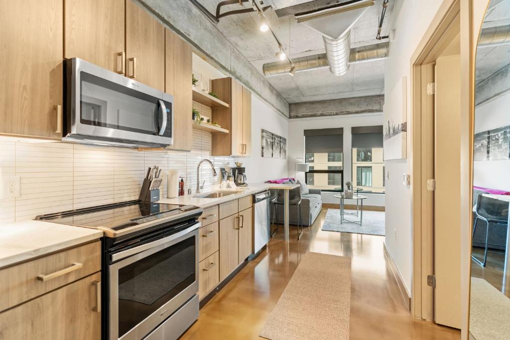 Warehouse District Apartment | Sable 304 - Alcove