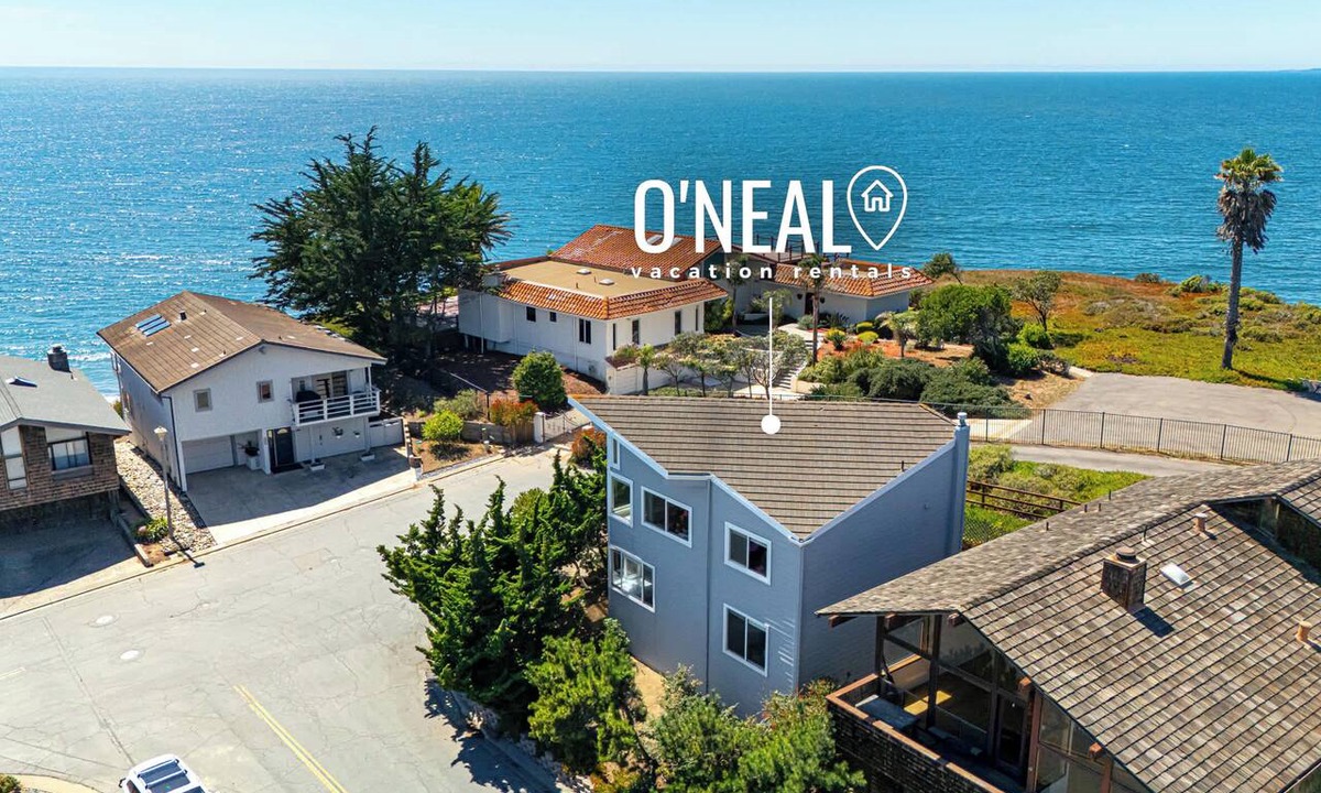 La Selva Beach House | Sand Dollar Beach Home - Stunning views!