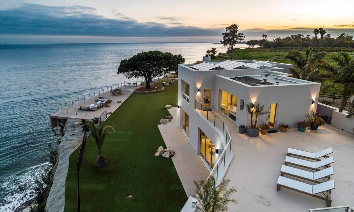 Santa Barbara House | Santa Barbara Oceanfront Luxury + Beach Access