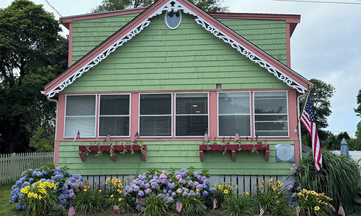 Plymouth House | SeaGlass Walk to Beach, Firepit, Ext Shower, Pets