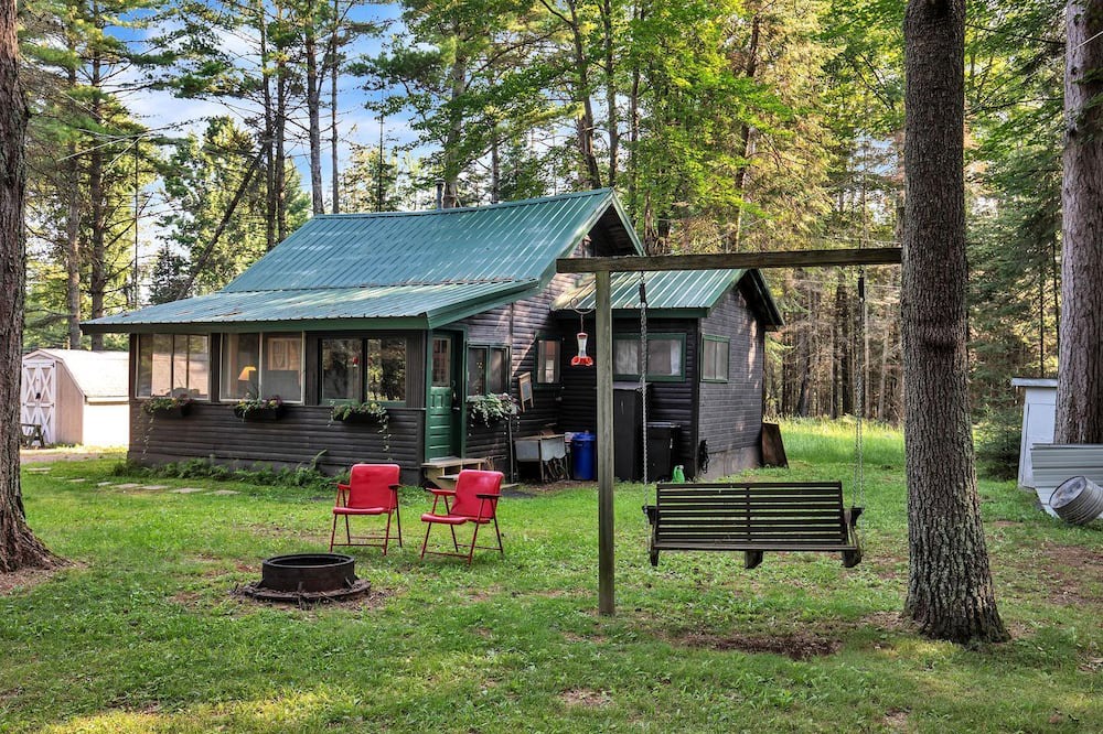 Hazelhurst Cabin | Secluded Cabin Nestled Amidst Trees and Fire Pit Provided in Hazelhurst, Wisconsin