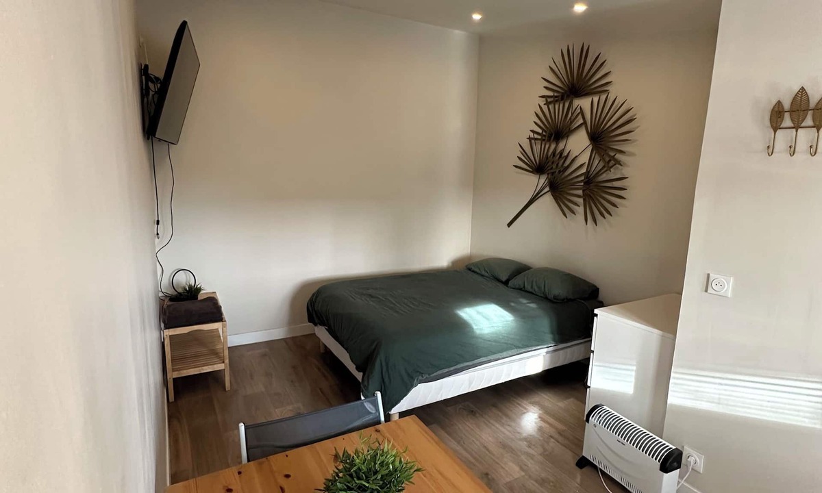 Arnouville Apartment | Self-contained studio in a house 15min from Roissy