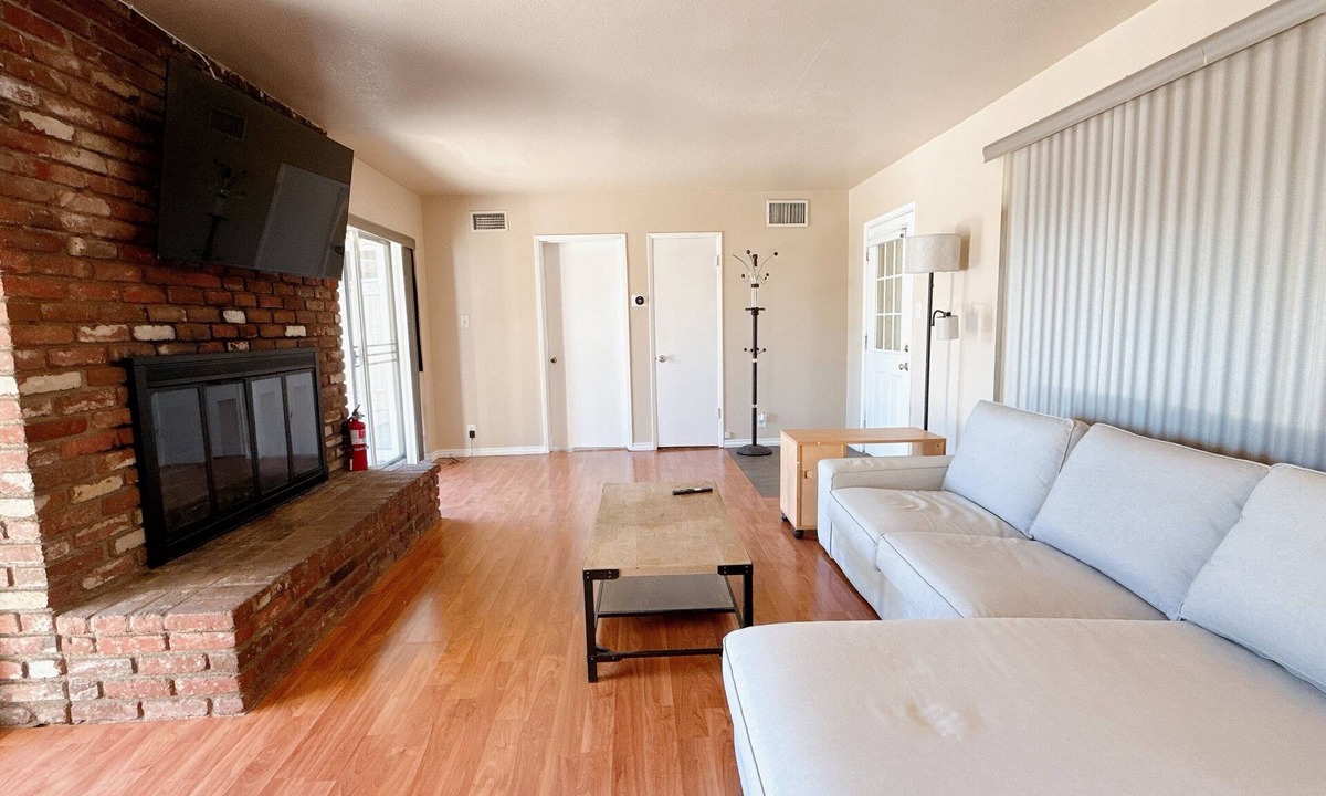 Duarte Boat Rental | Serene 3-bedroom house boat with AC in charming Duarte