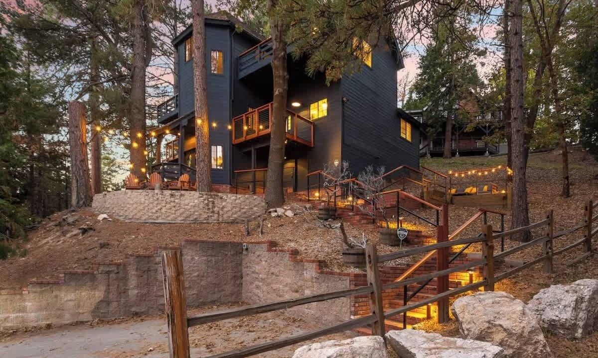 Blue Jay House | Serene Cabin w EV charger & Near Arrowhead Village