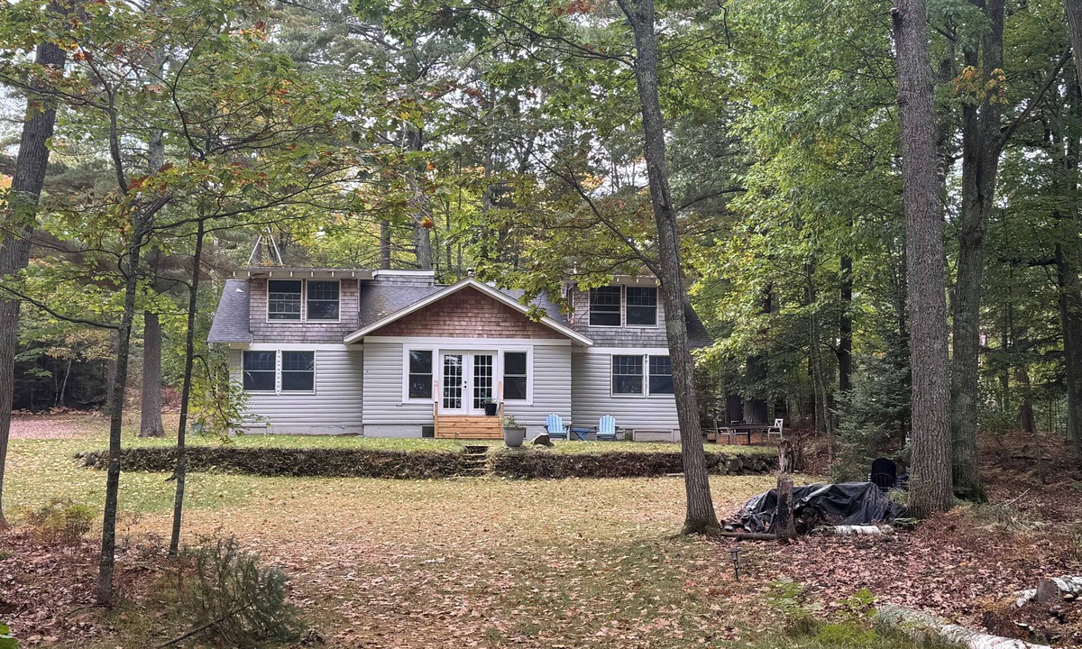 Eagle River Cottage | Serene Dragonfly Point at Meta Lake: 3-acre property on private lake