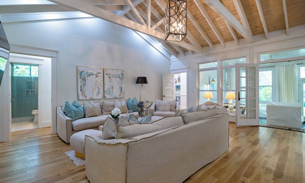 Montrose House | Serene & elegant Montrose home with private Yoga Studio and TV in every bedroom