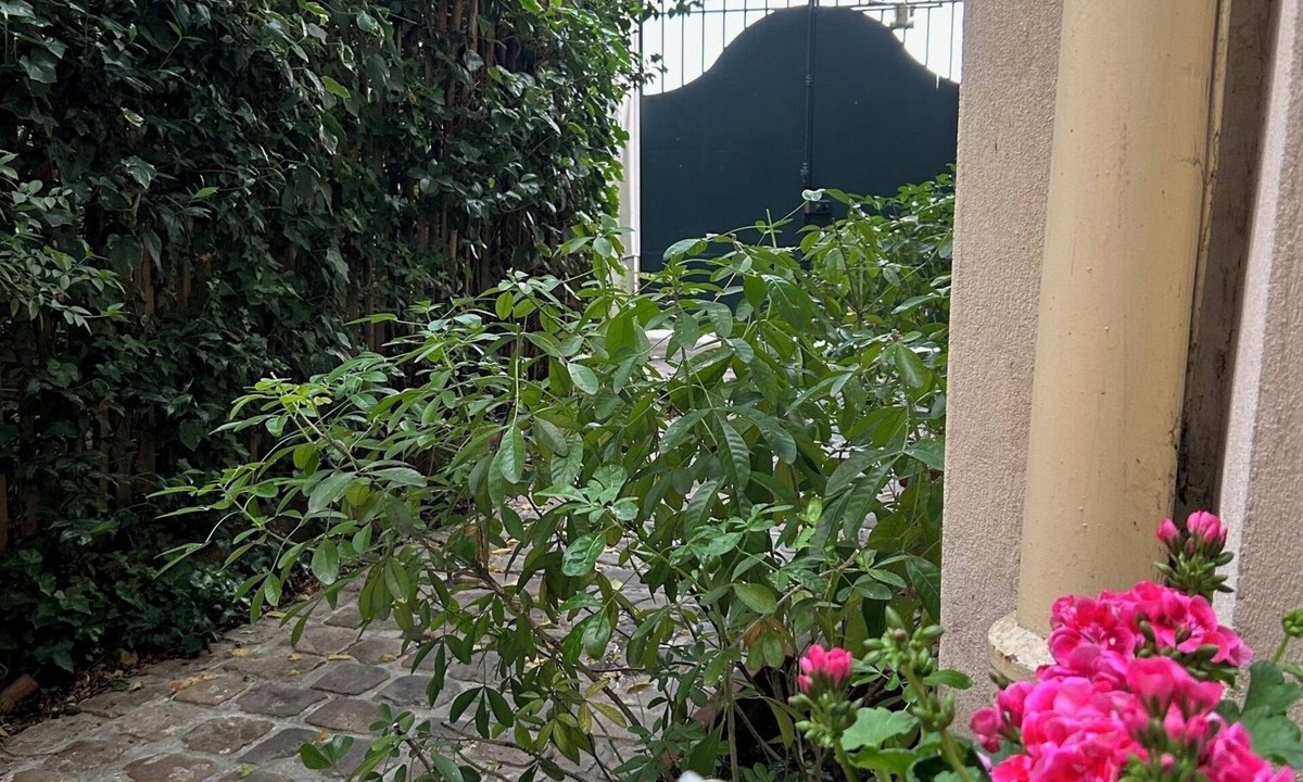 Saint-Merri Apartment | Serene garden apartment in le Marais