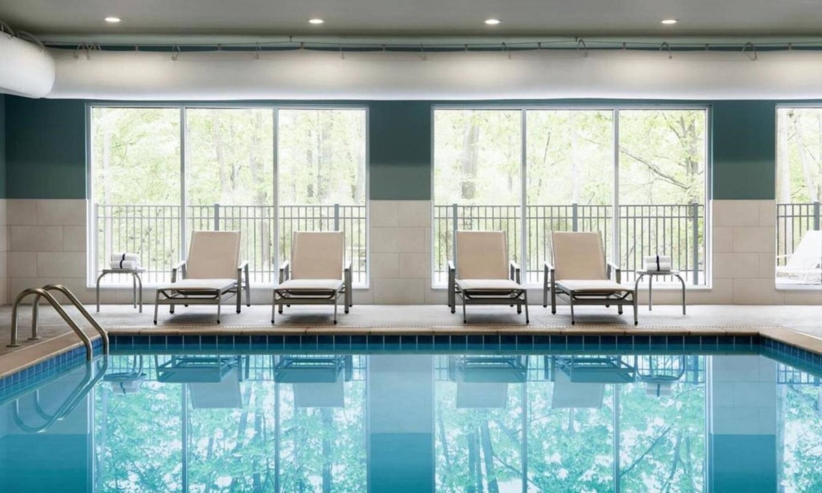 Barstow Hotel | Serene Room w/Pool Near Tanger Mall – Perfect for Shoppers + Families