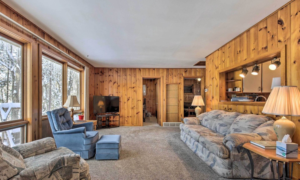 Arbor Vitae Cottage | Serene Woodruff Cottage: Lakefront Access!