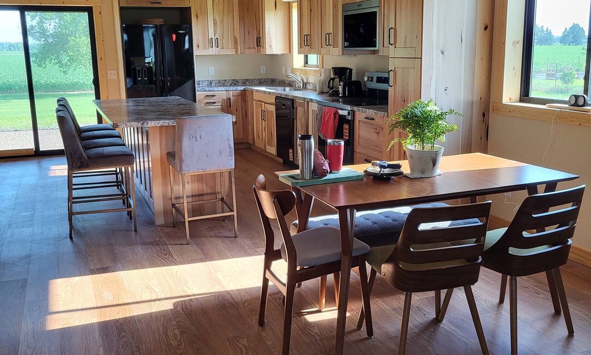 Shell Lake House | Shell Lake Getaway. Spacious 3-bedroom home on 85 acres in nearby Beaver Brook