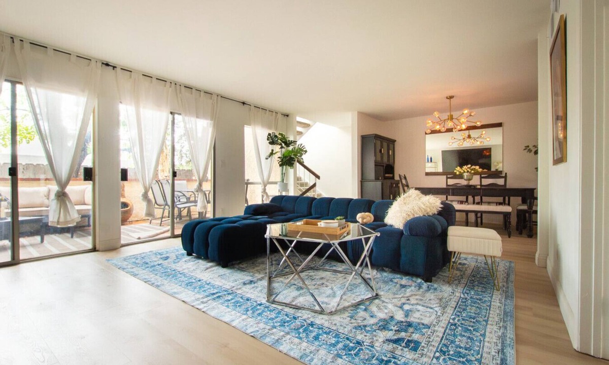 North Hollywood Villa | Sherman Oaks Townhome Private Patio + Pool Access