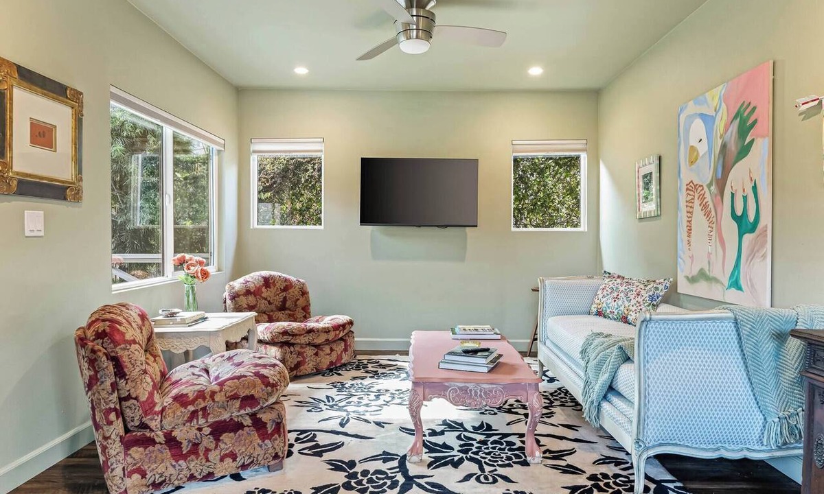Silver Lake House | Silver Lake Cottage in the Garden Hideaway