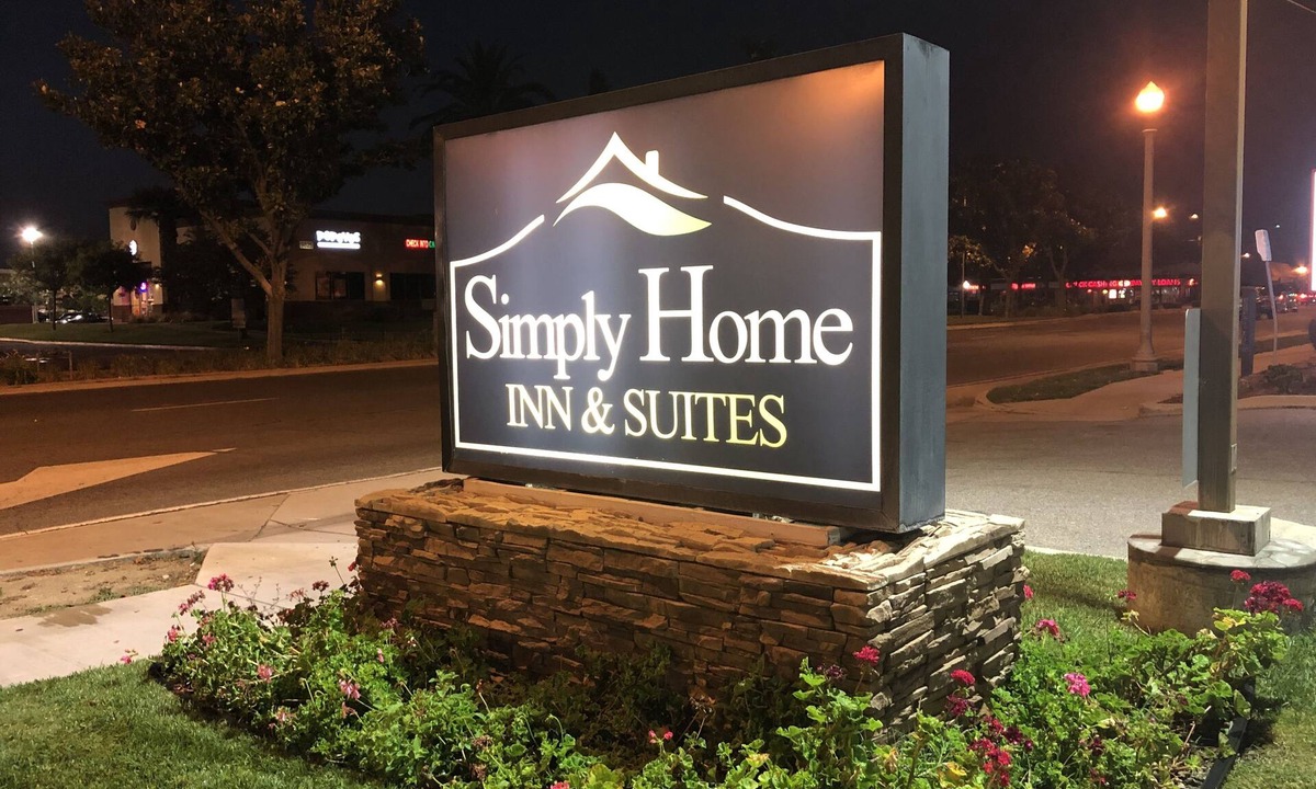 Arlington Hotel | Simply Home Inn & Suites
