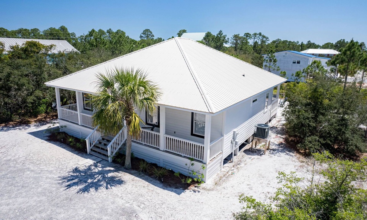 Surf Side Shores House | Single Story Home + 2 King Masters + Walk to Private Beach