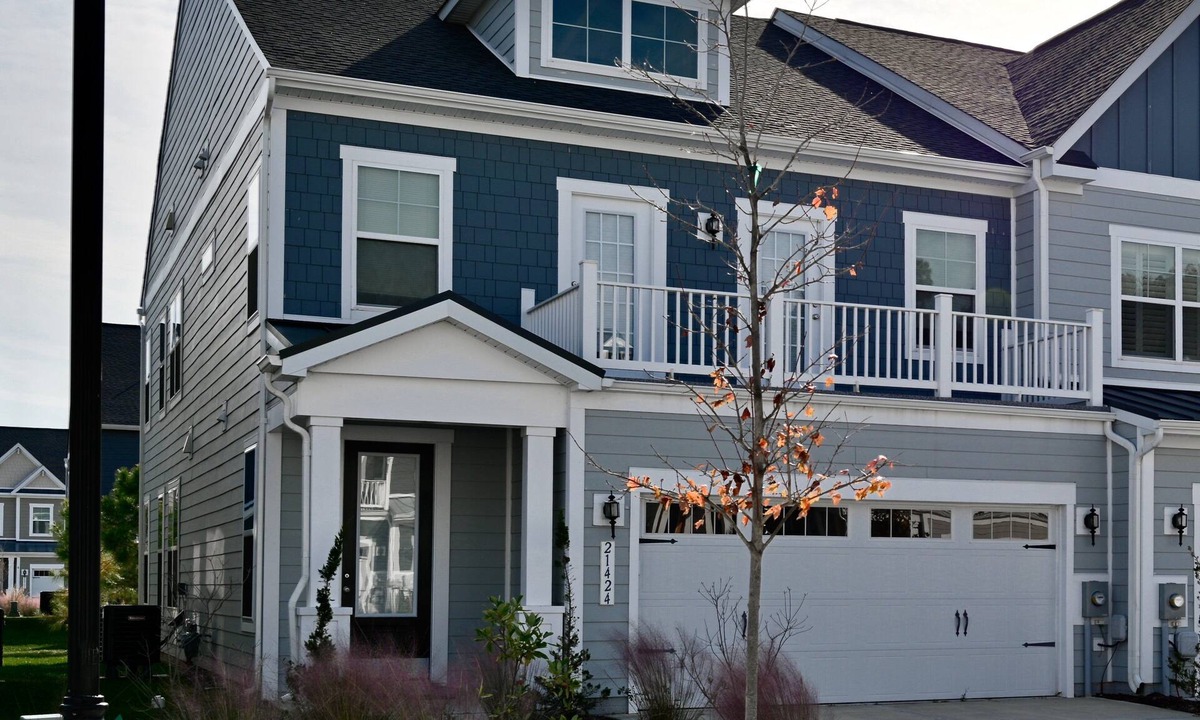St. Martin House | Small Dogs Allowed (up to 40 pounds total) * New Bayside Resort