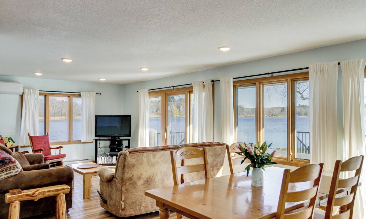 Brainerd House | South Long Lake Home w/Yard: Pets Welcome!