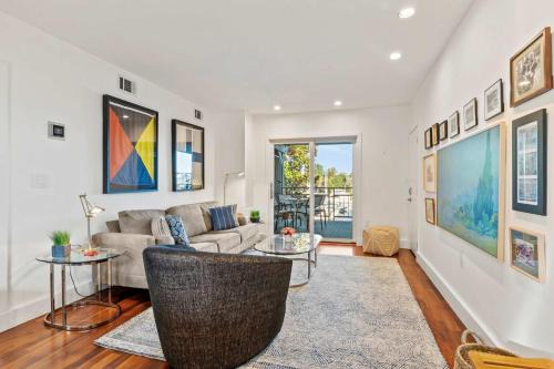 Eastport House | Spa Creek Waterfront Pool & Parking