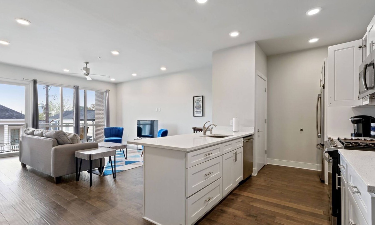 Bywater Condo | Spacious 2Br/2Bath Condo W/ Balcony in Bywater