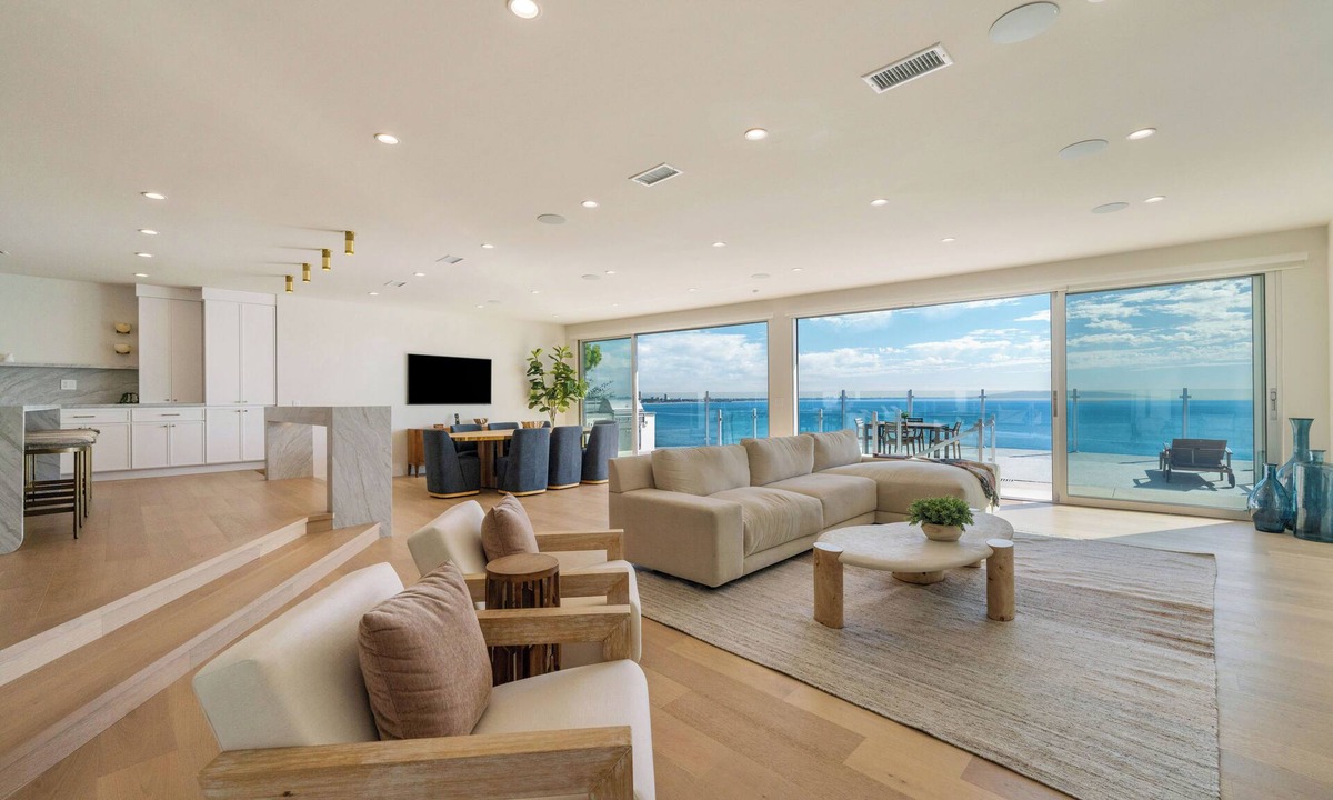Malibu House | Spacious 5-bedroom house with unobstructed ocean views