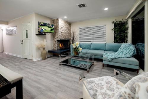 West Newport House | Spacious 5BR Beach Home with Ocean Views