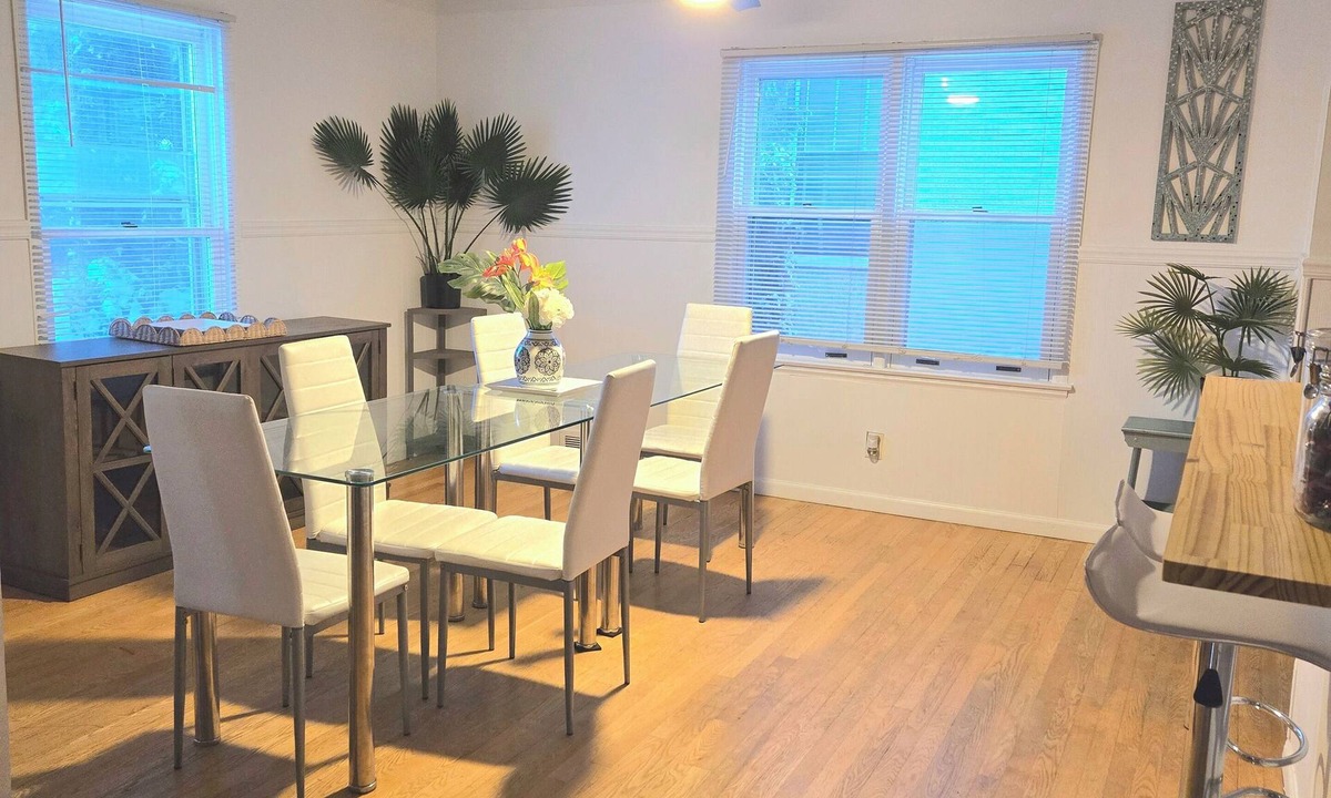Victory House | Spacious and Centrally located home