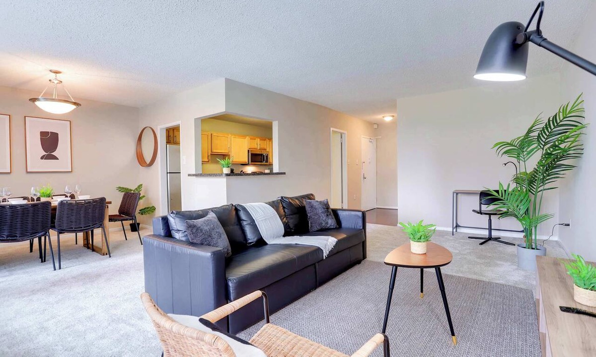 Crystal City Apartment | Spacious Arlington Apt Near DC with Pool