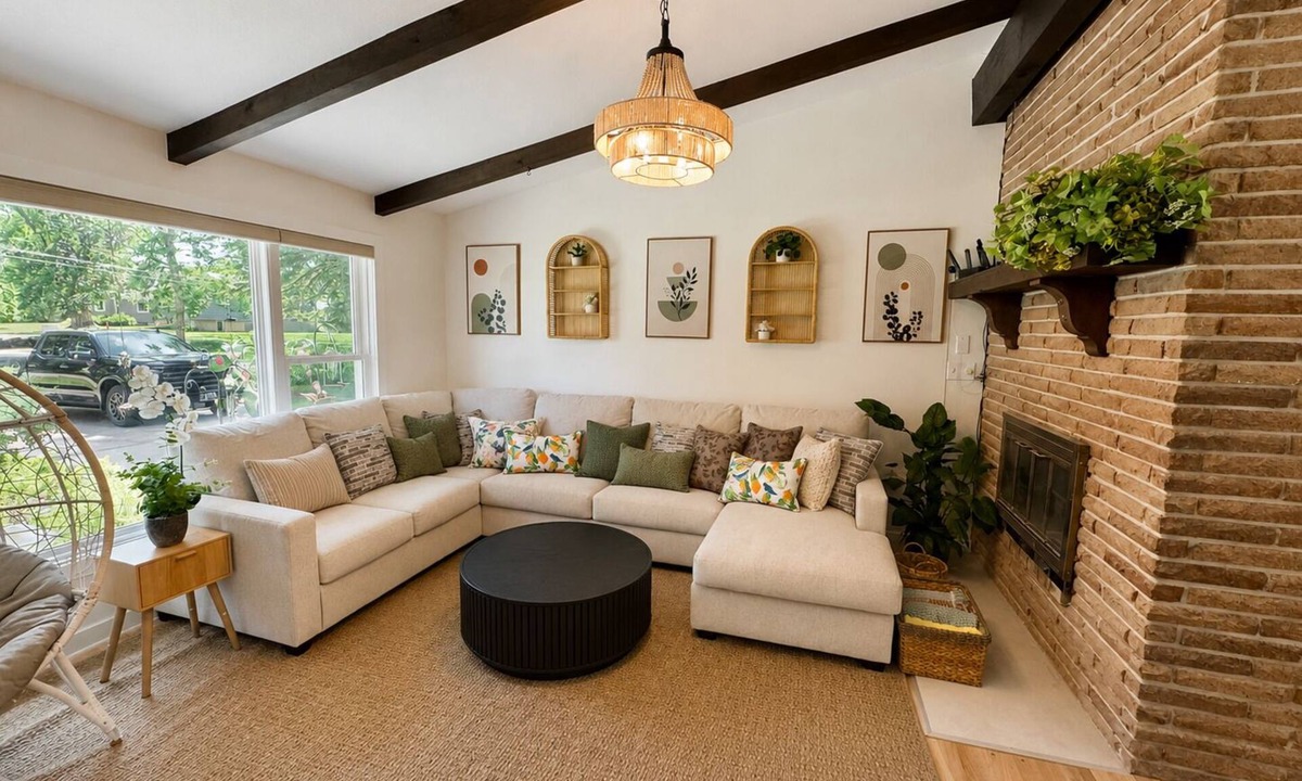 Oakdale House | Spacious, beautiful 5 Bed, 2.5 Bath modern house in Saint Paul for extended stay