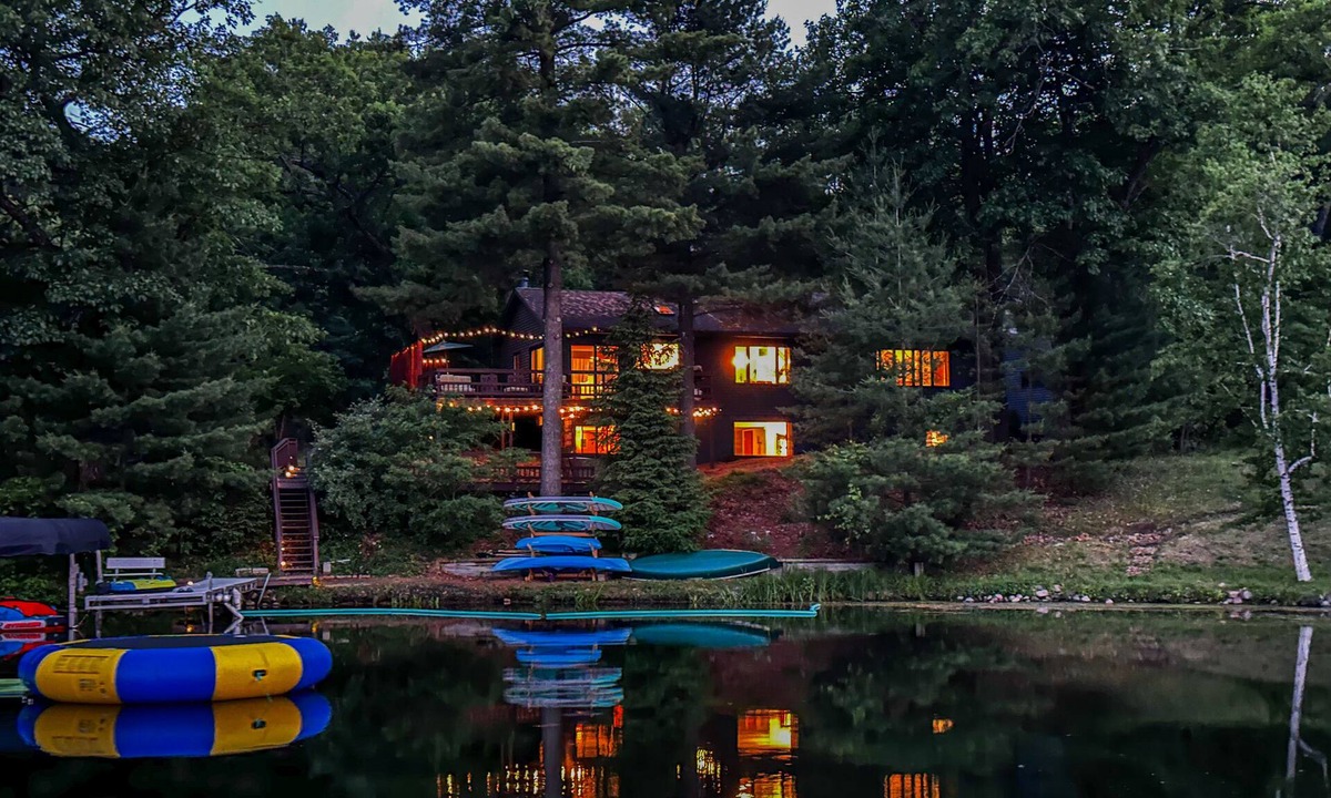 Wautoma House | Spacious Blair Lake House