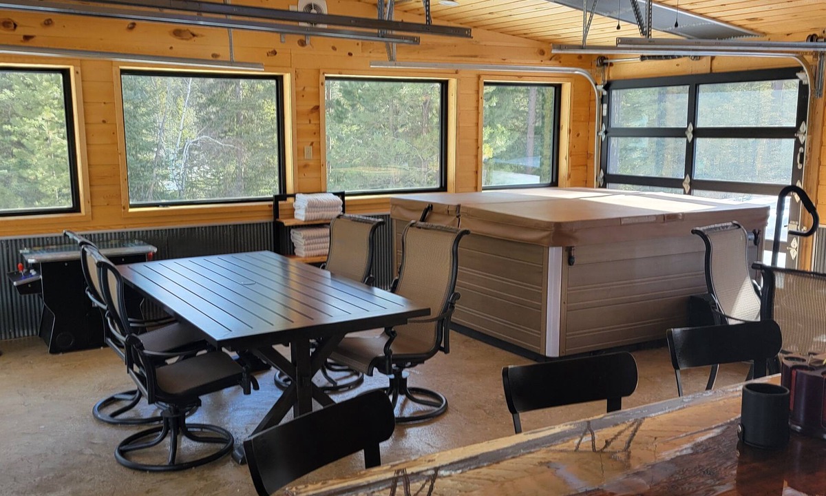 Lead House | Spacious Hillside Cabin Near Slopes
