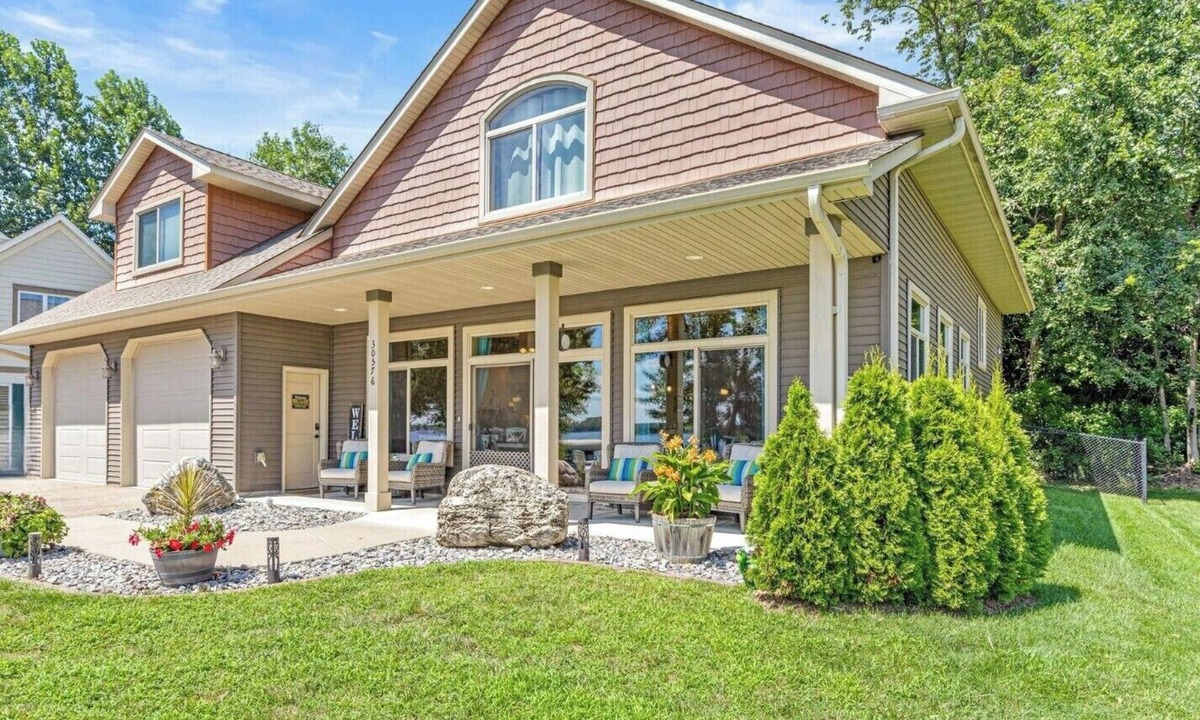 Lindstrom Cabin | Spacious|Lakefront|Gameroom|Multi-generational