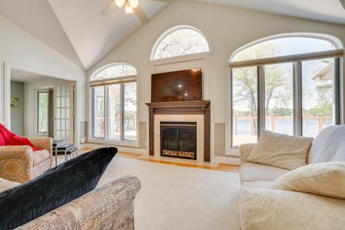 Chetek House | Spacious Lakefront New Auburn Home w/Sunroom