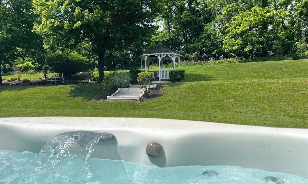 Round Hill House | Spacious Loudoun Wine Country Retreat: Hot Tub, Mountain Views, Family-Friendly
