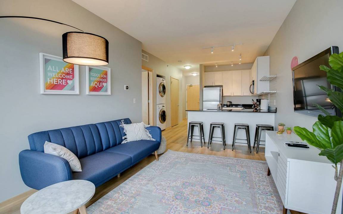 Prospect Park Apartment | Spacious Minneapolis Flat + Gym