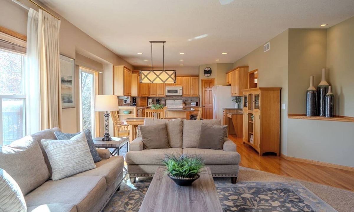 Rosemount House | Spacious Modern 5-Bed Home – Near Twin Cities