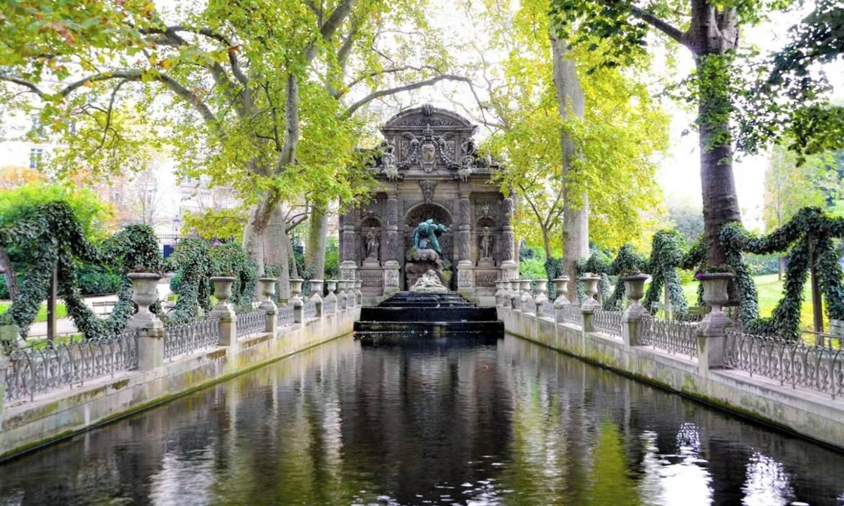 Notre-Dame-des-Champs Apartment | SPACIOUS PARISIAN RETREAT- BY LUXEMBOURG GARDEN AT RUE D'ASSAS- SAINT GERMAIN