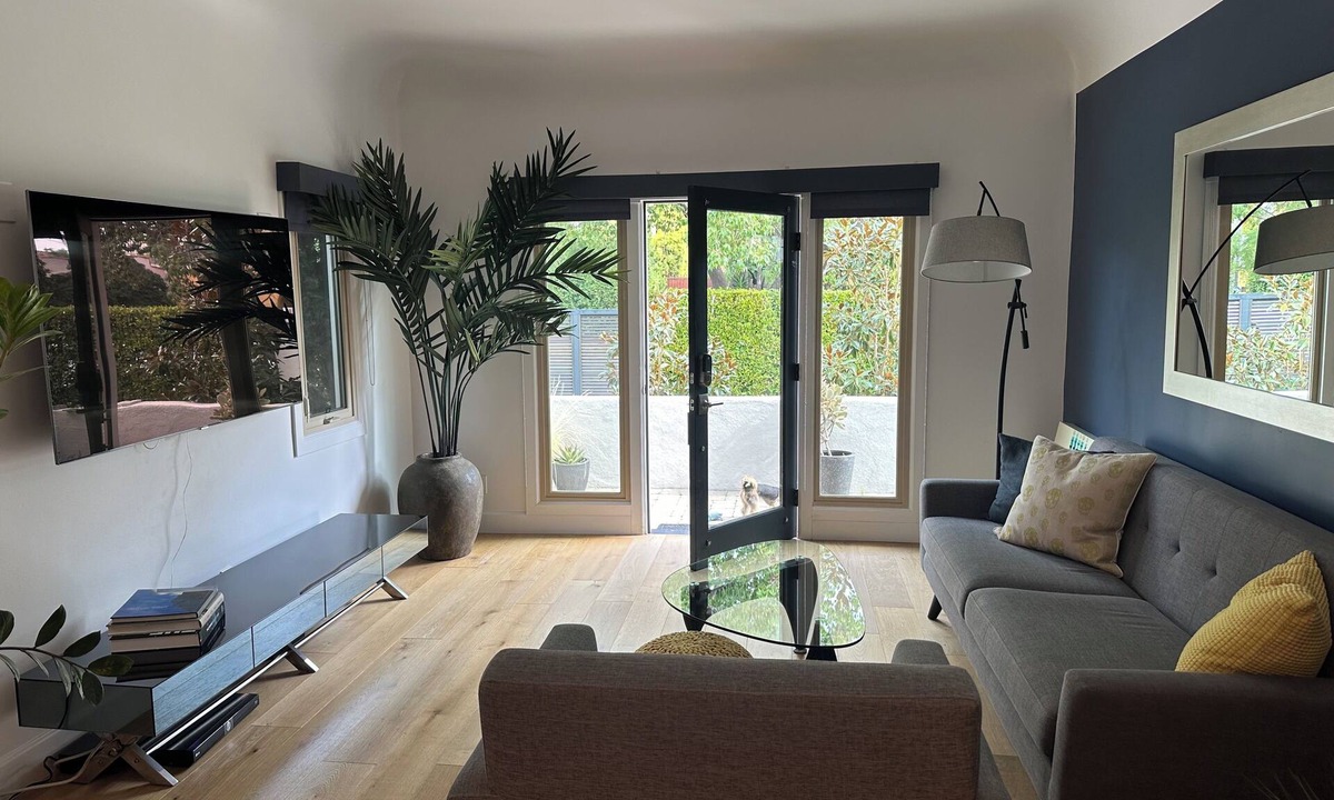 Beverly Grove House | Spacious & quiet 1-bedroom in gated Spanish colonial duplex in vibrant WeHo